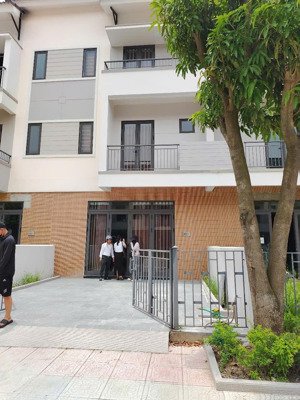 bán suất ngoại giao shophouse trục chính đường 60m giá chủ đầu tư, vị trí đẹp số lượng có hạn.