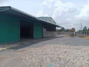 cho thuê kho và sân 1.000 m2 giá 25 triệu/đường quốc lộ 1a xã nhị thành, huyện thủ thừa long an