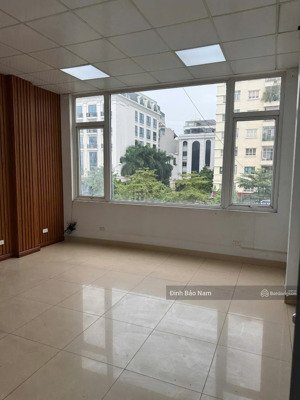 mặt phố nguyễn hoàng - 75m 6 tầng thang máy thông sàn - vỉa hè rộng 6m - kinh doanh sầm uất