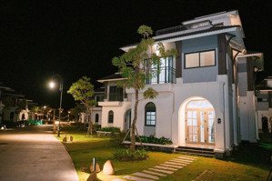 chính chủ chuyển nhượng lại 60 căn biệt thự biển sonasea harbour vân đồn giá tốt