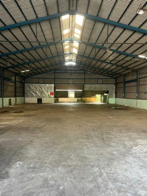 cho thuê kho xưởng và đất 2.000 m2 giá 40 triệu/ đường kênh 9, xã tân kiên, huyện bình chánh, tphcm