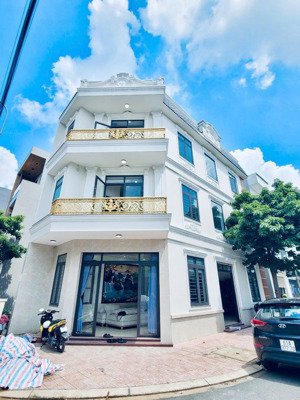 bán nhà góc 2 mặt tiền 67m² ngay dĩ an full thổ cư, gần chợ nông sản thủ đức - giá tốt 5.8 tỷ