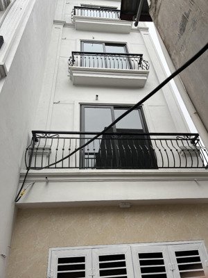 bán nhà thanh am, thượng thanh, long biên: 36m, 5 tầng, giá 5,3 tỷ: nhà mới dân xây, tiện ích đủ: