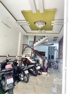 ngay chung cư phúc yên-khu phân lô cao cấp-ô tô đỗ cửa-4 tầng kiên cố-dt 4mx15m-sổ vuông a4