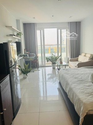 chính chủ bán căn hộ sky center , 42m2 , ot giá 2.6 tỷ. lh phát