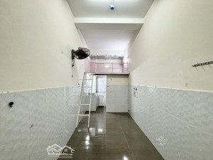 cho thuê căn hộ có gác giá rẻ - thang máy - bảo vệ 24/7 - giờ giấc tự do - ngay svđ phú thọ q10
