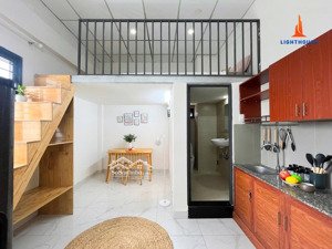 duplex full nội thất, ở được 3-4 người, 25m2, p25 bình thạnh, gần ngay đh gtvt, hutech,.. giá 6tr8