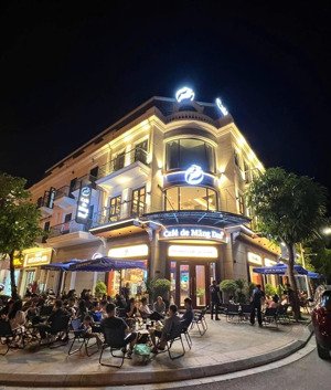 cho thuê mặt phố phạm văn đồng, 300m2, hàng hiếm tại cầu giấy, hn