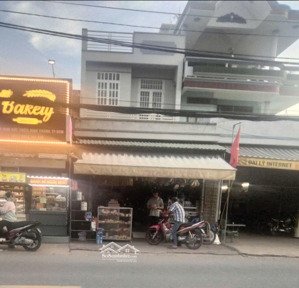 bán nhà mặt tiền đường buôn bán tạp hoá giá 1tỷ1 ( có thương lượng) , cho thuê 9tr/tháng