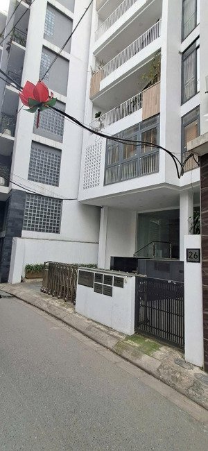 gia đình cần bán toà nhà apartment xuân diệu 178m2 mặt tiền 9.3m 64 tỷ. lh 