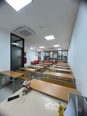 bán nhà phân lô khuất duy tiến, 70m2x9t giá 38 tỷ, ôtô tránh, kinh doanh văn phòng, cho thuê 90tr