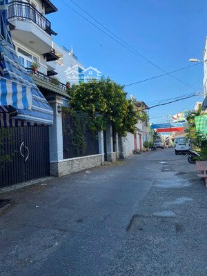 nhà chính chủ hẻm rộng thoáng hưng phú quận8