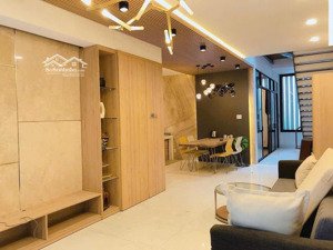 bán nhà thiết kế đẹp lý thường kiệt, trung tâm chợ đầm. cách biển 5p đi bộ 111m2 giá 21 tỷ