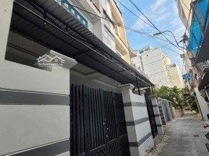nhà 4 tầng tuệ tĩnh gần biển trung tâm du lịch 7.5 tỷ