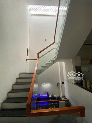 giá cực sốc nhà 2mt hoàng thị loan và nguyễn như hạnh