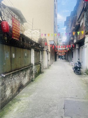 ****bán nhà kim ngưu - diện tích 48m2 x 4 tầng x hơn 9 tỷ - cách 1 nhà ra ô tô tránh đỗ