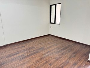 cho thuê căn ehome waterpoint 51m2 nhà trống có rèm nhà mới bàn giao, miễn phí quản lí 2 năm