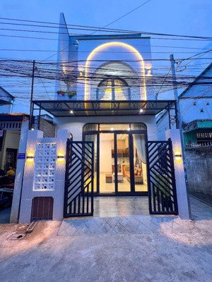 chính chủ bán nhà "siêu tiện" ngay chợ phường 4 - 2.33 tỷ - 3 phòng ngủ đầy đủ