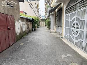 Bán nhà cấp 4 ngay đầu Phố Ngô Gia Tự - Việt Hưng: 57,5m2, hai mặt ngõ, ô tô vào đất