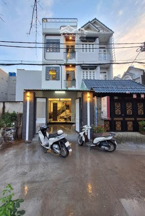 chinh chủ gửi tx25, q12 nhà 1 trệt 2 lầu 4pn