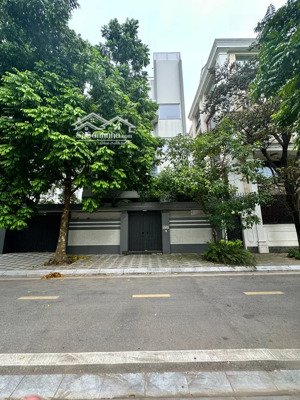 bán biệt thự vườn đào, lạc long quân, tây hồ, hà nội, 150 tỷ, 252m2, thang máy