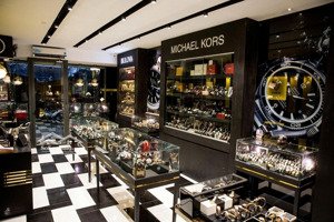 bán nhà hẻm xe hơi lê thị riêng, phường bến thành, quận 1. mt ngang 5 mét