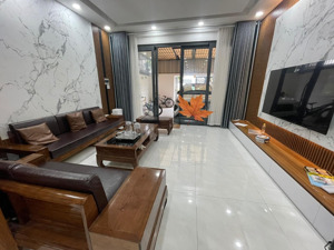 bán nhà mới gói 7 kđt mỹ gia. đầy đủ nội thất đẹp, đường thông. giá bán: 7 tỷ. lh: ánh