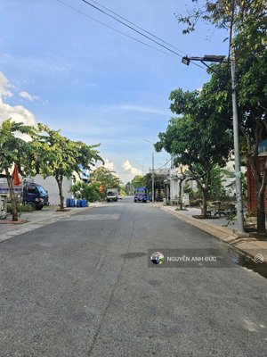 đất xây tự do khu dân cư 5.5*25 p. tân đông hiệp -tp.hcm. thổ cư 100% chỉ 3 tỉ.lh 