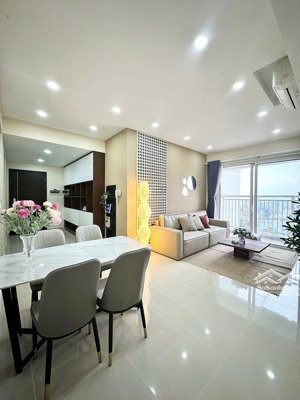 cần cho thuê cc oriental plaza dt 75m2 2pn 2wc ntcb giá 10tr / th lh hân