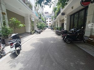 cho thuê nhà lk 90 nguyễn tuân, thanh xuân, dt 80m, mt 5m, 6 tầng, thông sàn, thang máy giá 45tr