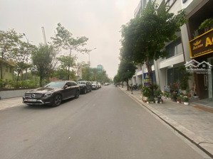 cho thuê tầng 1 liền kề kinh doanh, văn phòng