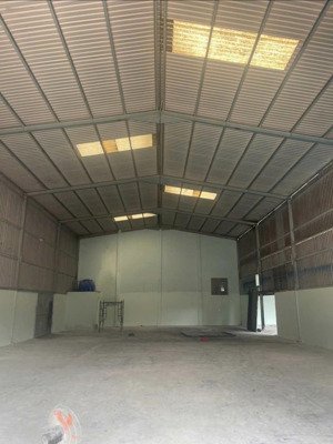 cho thuê kho,xưởng 500m đ xe công 40f lê trọng tấn