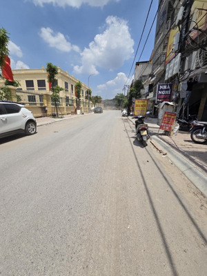 nhà đất vàng - đấu giá thanh liệt - ngay ủy ban/nhà văn hóa xã thanh liệt - sổ đỏ hoa hậu - giá tốt