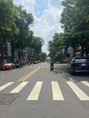 bán gấp nhà 6x15m, 1 lầu, tn : 20triệu mt kdc tân quy đông kế lottemark p.tân phong, quận 7
