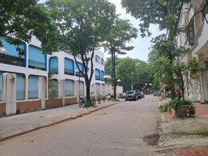 cho thuê nhà riêng 50m2 đền lừ, phân lô, ngõ oto tránh, 2 bên vỉa hè để xe ngày đêm - ở, văn phòng