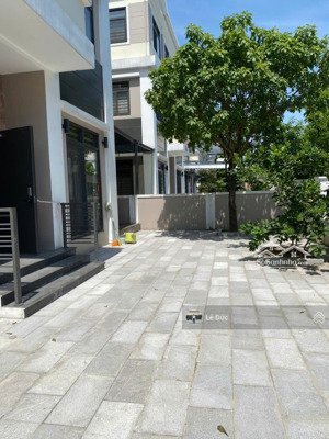 cc cho thuê biệt thự song lập 250m2 khu h7 -khu đô thị starlake-hà nội. lh 