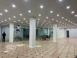 cho thuê siêu phẩm nhà mặt đường hồ sen, mặt tiền 18m, dt 360m2, nhà 3 tầng thông sàn, thang máy