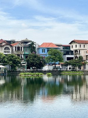 siêu phẩm mặt hồ bồ đề kinh doanh đỉnh ở sướng tuyệt đối diện tích: 81m2 4t mt: 3,8m giá: 21,5tỷ