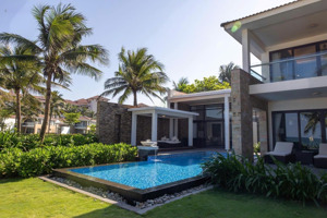 bán bt 3pn vinpearl luxury dt gần 1100m2 cách biển 50m sổ hồng lâu dài, thu nhập cam kết 3,4 tỷ/năm