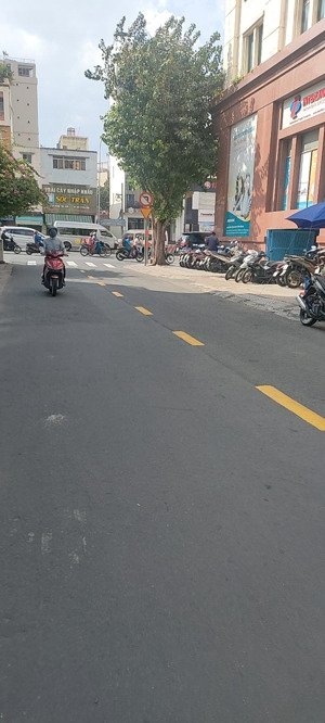 rẻ nhất q3. bán nhà mặt phố tại đường bàn cờ q3 khu kinh doanh sầm uất, 4 tầng, 10,5 tỷ, 3pn + 4wc