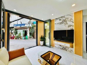 bán nhà riêng tại duy tân, 5 tỷ, 39m2, 2pn, 2wc, pháp lý đầy đủ, đường lớn xe hơi tận nhà