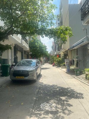 nhà 2 lầu st hẻm ô tô bờ bao tân thắng gần trung tâm giá cực tốt