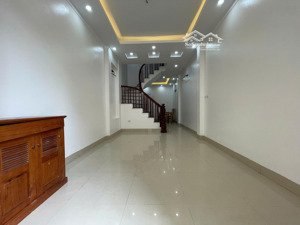 nhà đẹp 5 tầng, 42 m, giá 5,7 tỷ, tại mậu lương, kiến hưng, hà đông.