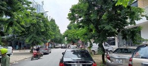 gia đình cần bán gấp nhà mặt phố hưng phúc, hoàng mai