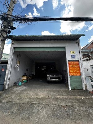 nhà xưởng cho thuê 156m2 cao thoáng mát đẹp, giấy tờ đầy đủ, chính chủ cho thuê dài hạn