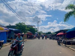 bán đất mặt tiền đường kinh doanh sát chợ đông phú, quế sơn, 3 tỷ 450 triệu, sổ hồng.