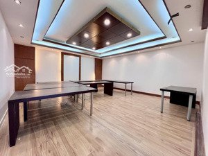 rẻ quá rẻ cho thuê mặt bằng tầng 1 ngay nhà phố mỹ hưng, mặt tiền nguyễn văn linh, q.7