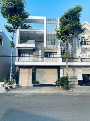 Bán Nhà 3 Lầu số 39-41 đường A10 KDC Hưng Phú