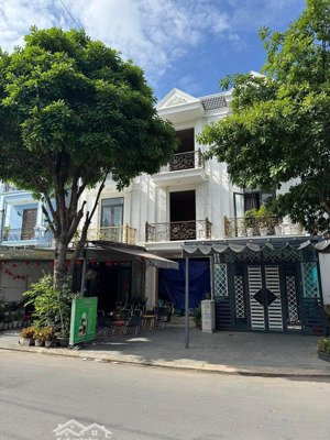 bán gấp căn nhà phố mặt tiền đường đông tác, dự án đông hưng residences, dĩ an bình dương