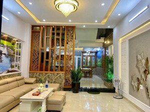 bán nhà 3 tầng 3 mê đường lê văn thịnh - liên chiểu - hoà minh